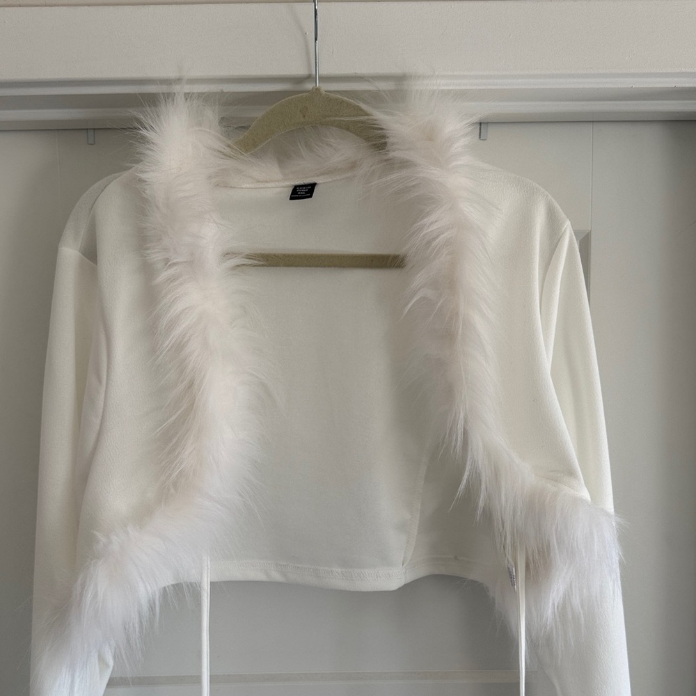 SHEIN White Faux Fur Trim Sweater